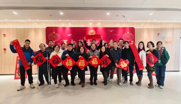工作动态︱“迎新春 送春联”书法迎新传递浓浓年味